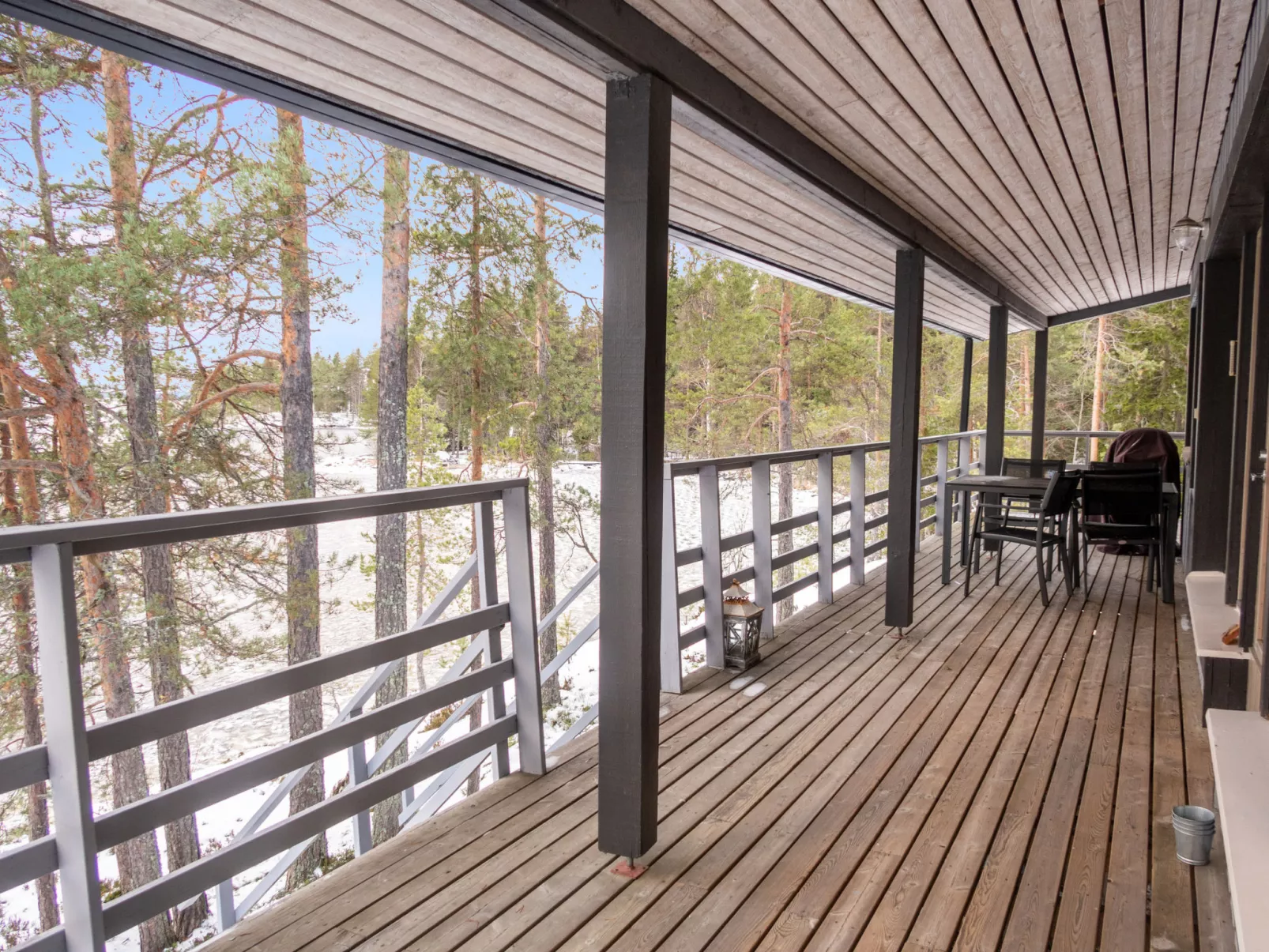 Keskikallio, nuasjärvi-Dedans