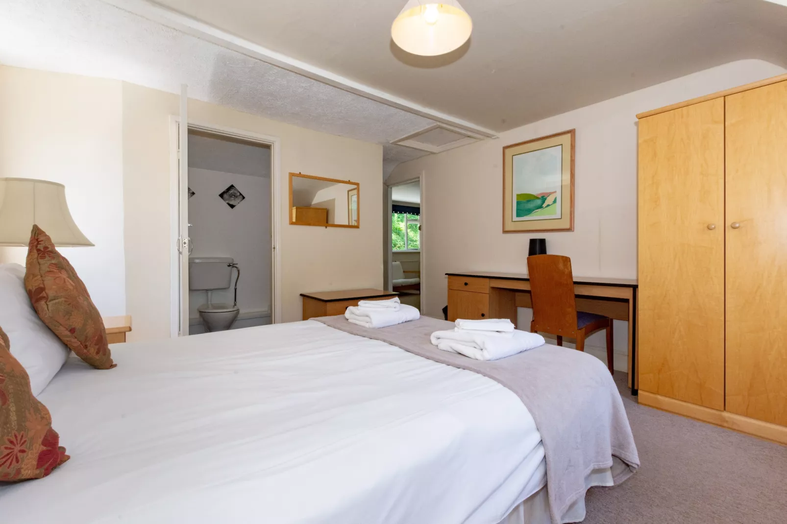 Holly Tree House-Bedroom