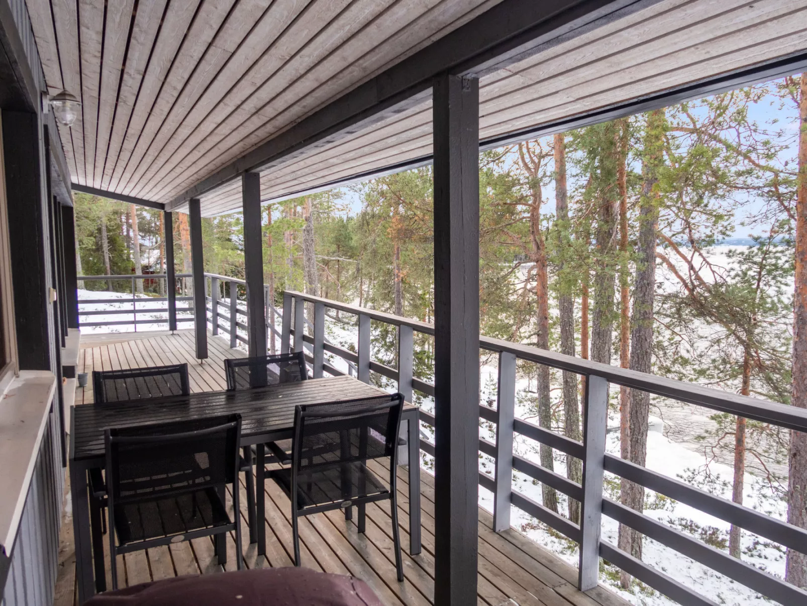 Keskikallio, nuasjärvi-Dedans