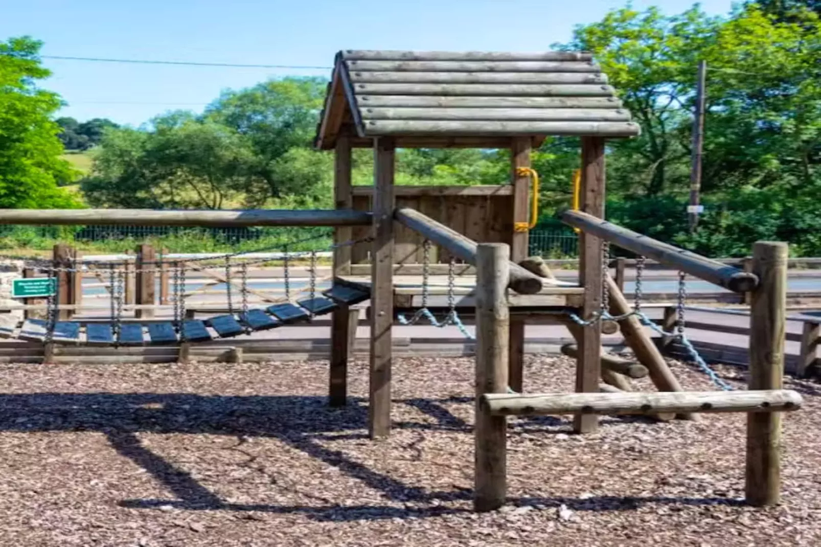 River Wye Lodge-Gardens in summer