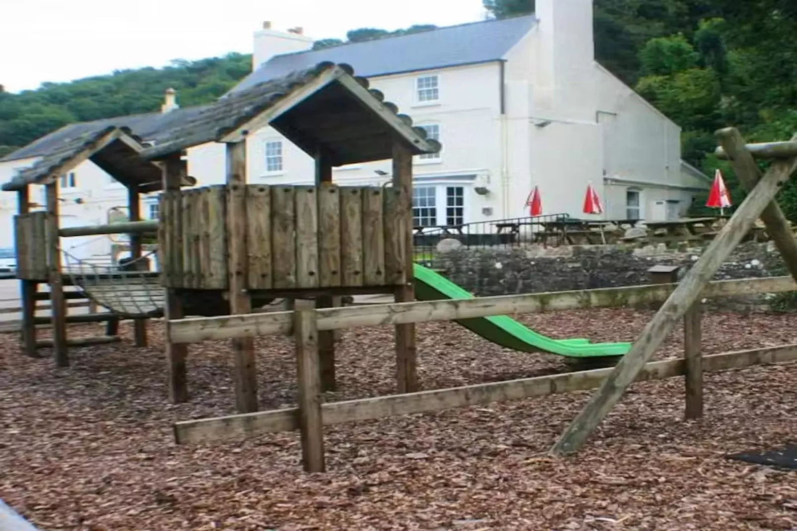River Wye Lodge-Gardens in summer