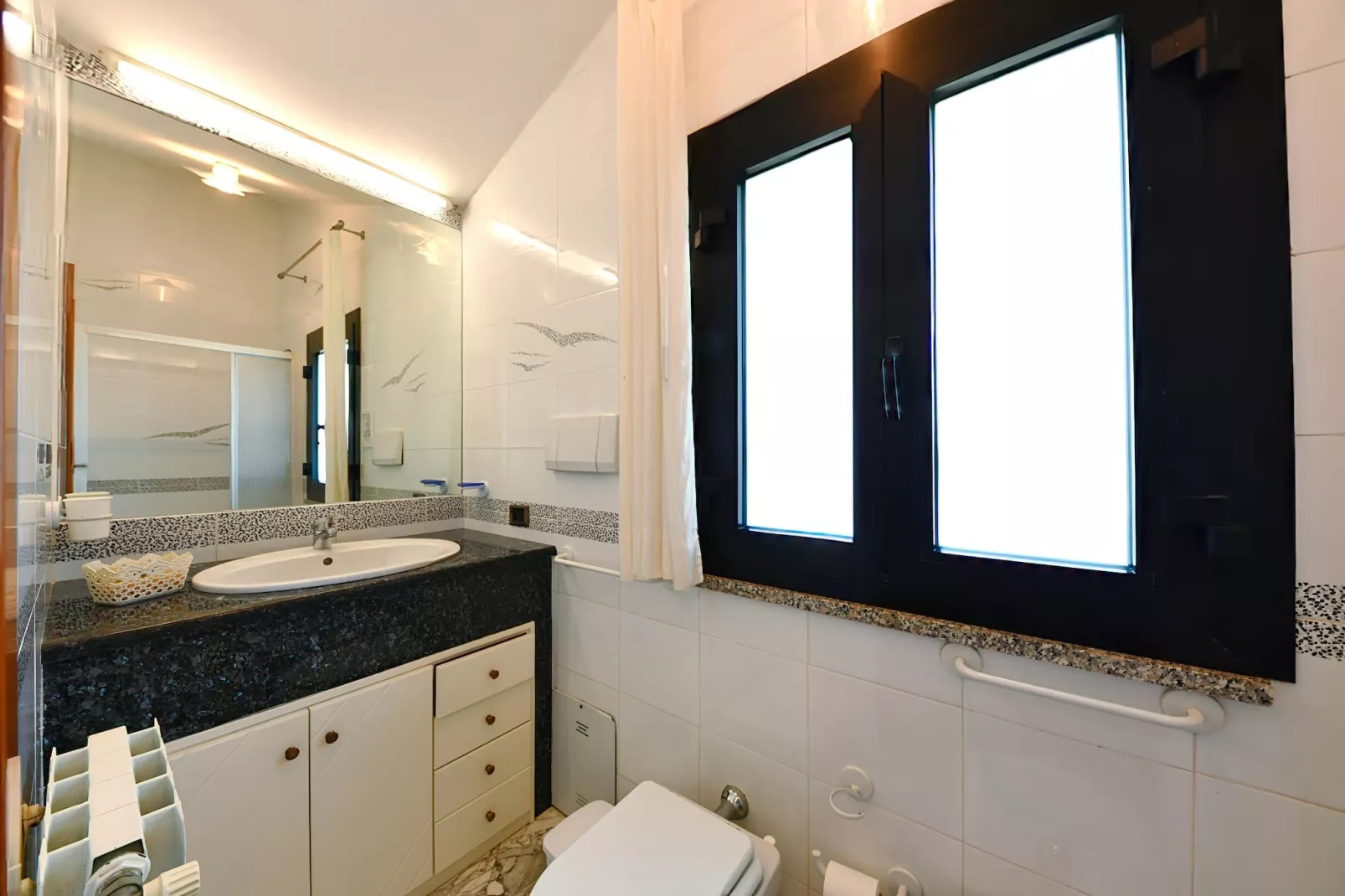 Villa Vella mit Privatpool-Badezimmer