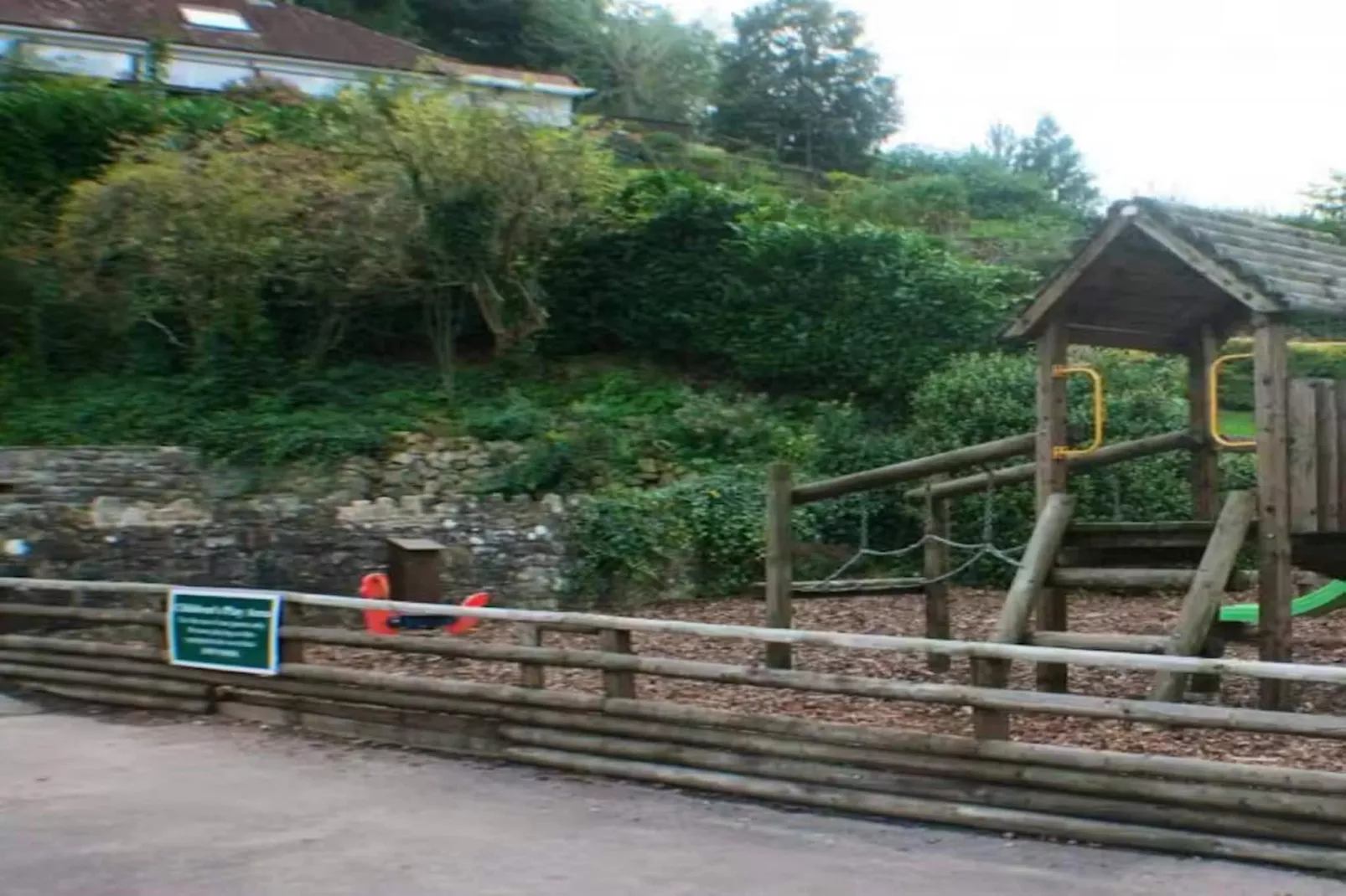 River Wye Lodge-Gardens in summer