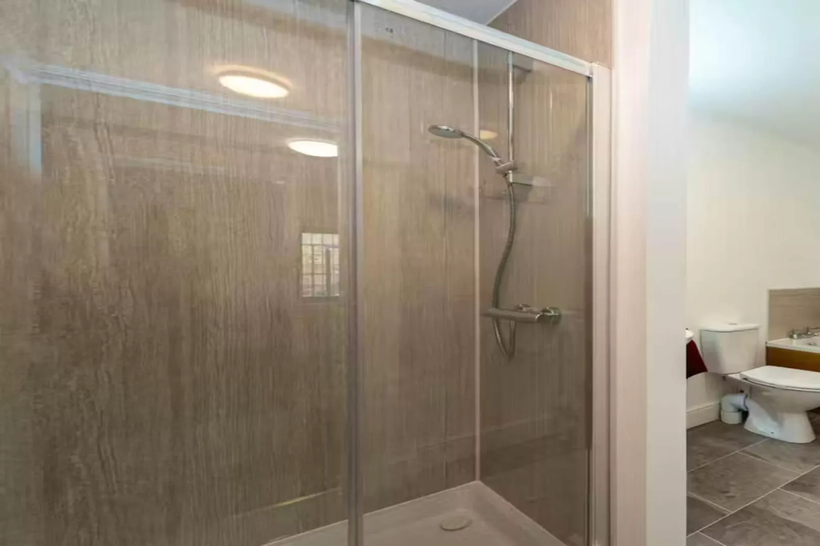 Manor on the Monnow-Bathroom