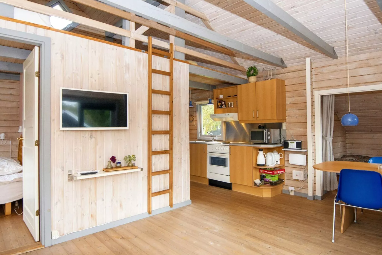 4 person holiday home in Hovborg-By Traum-Indoor