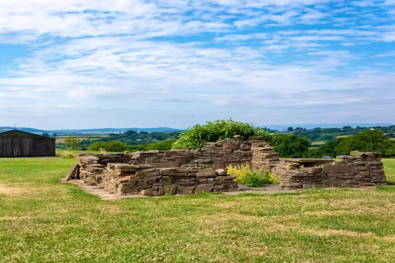 High Cloud Farm & Barn-Areas within 1km in summer