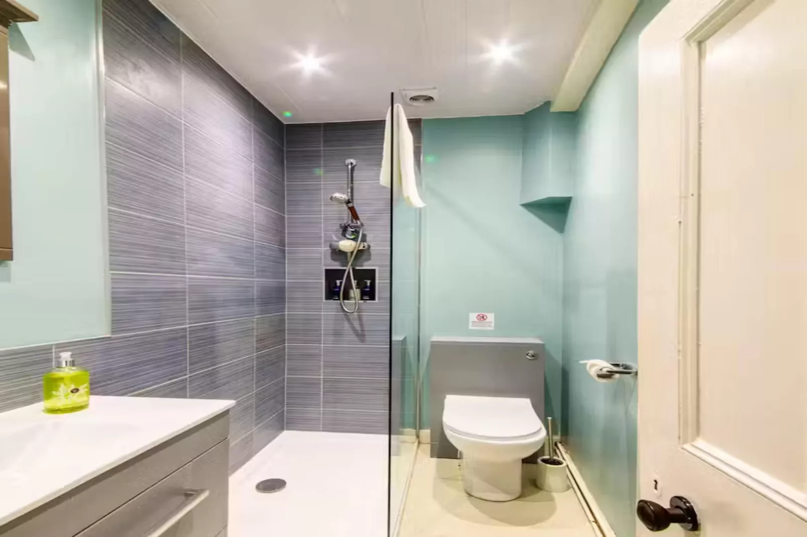 Forest House-Bathroom