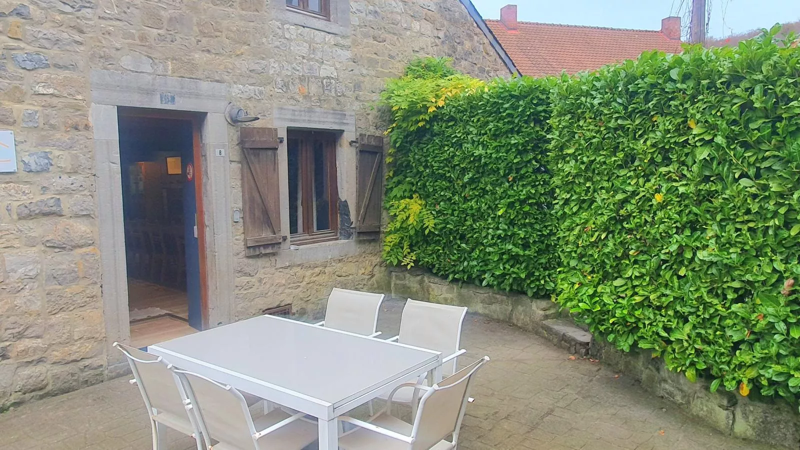 Gite de Montaigle-Terrasse / balcon