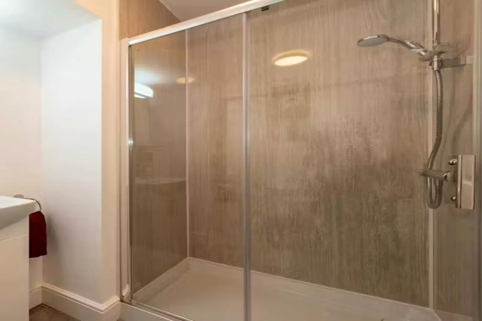 Manor on the Monnow-Bathroom