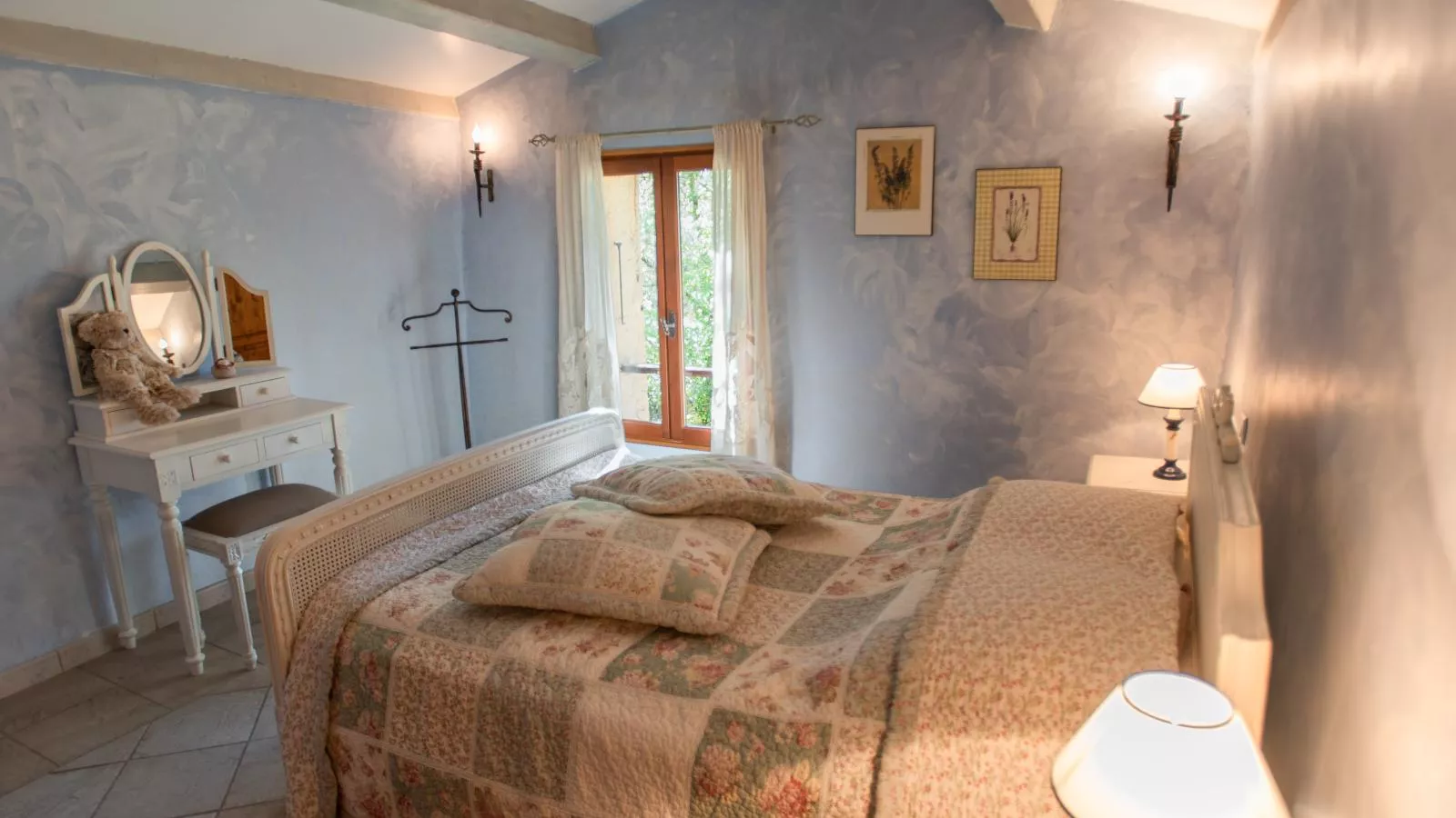 Orchidée-Bedroom