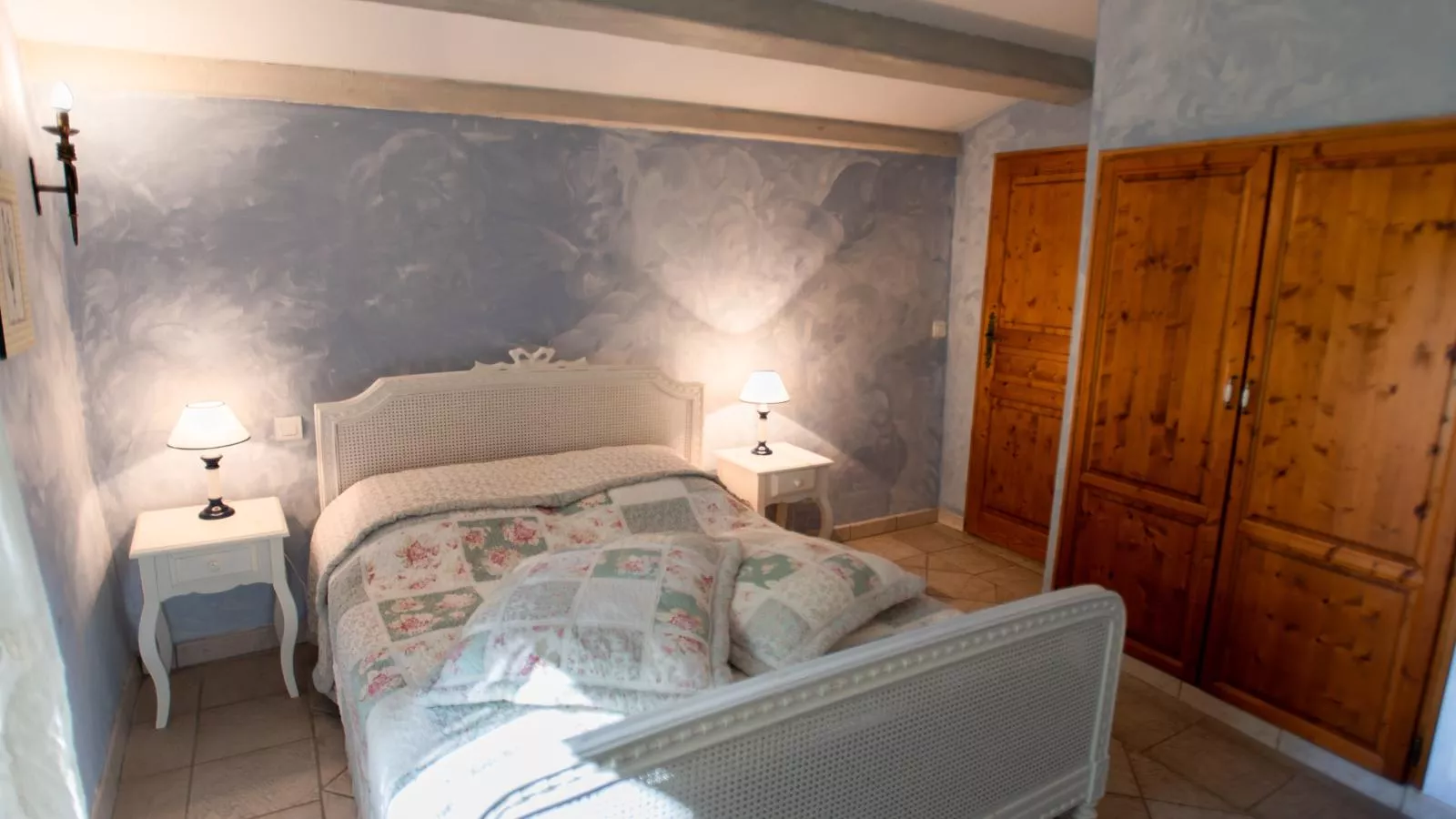 Orchidée-Bedroom