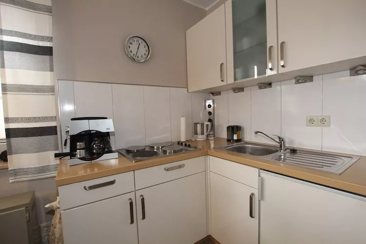 Ferienwohnung mit Sonnenterrasse in Dornumersiel-Küche