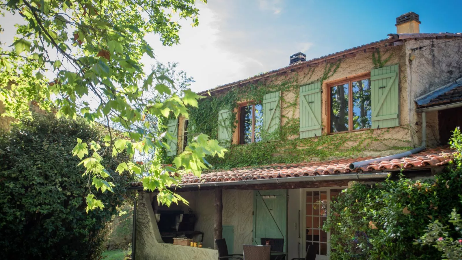 Maison Azuria-Außenbereich Sommer