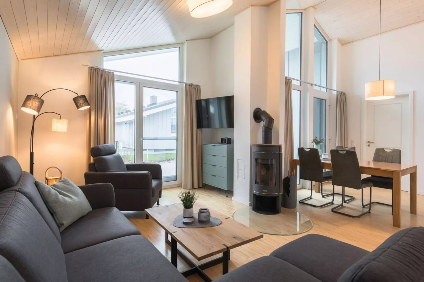 FH Seeschwalbe 330-Wohnzimmer