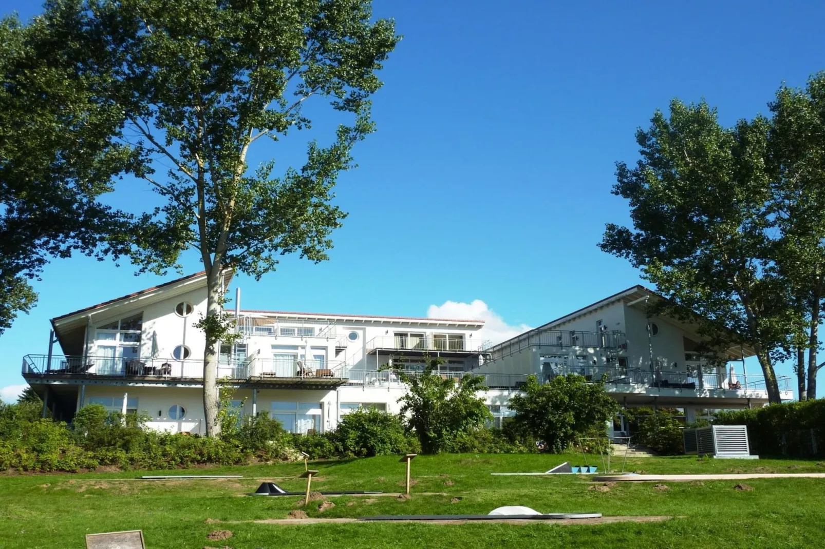 Eisvogel Classic 304-Exterior in summer