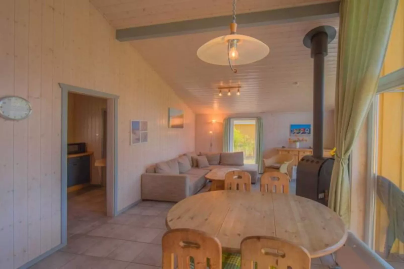 FH Seeschwalbe 222-Dining room