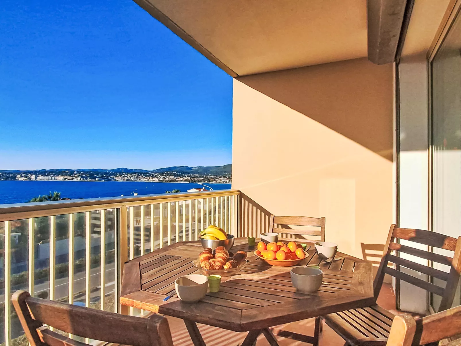 Baie du Soleil-Dehors