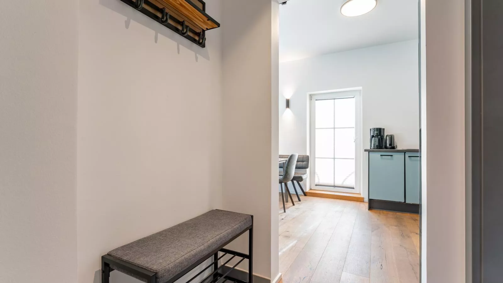 Leni Top 1-Hall / réception