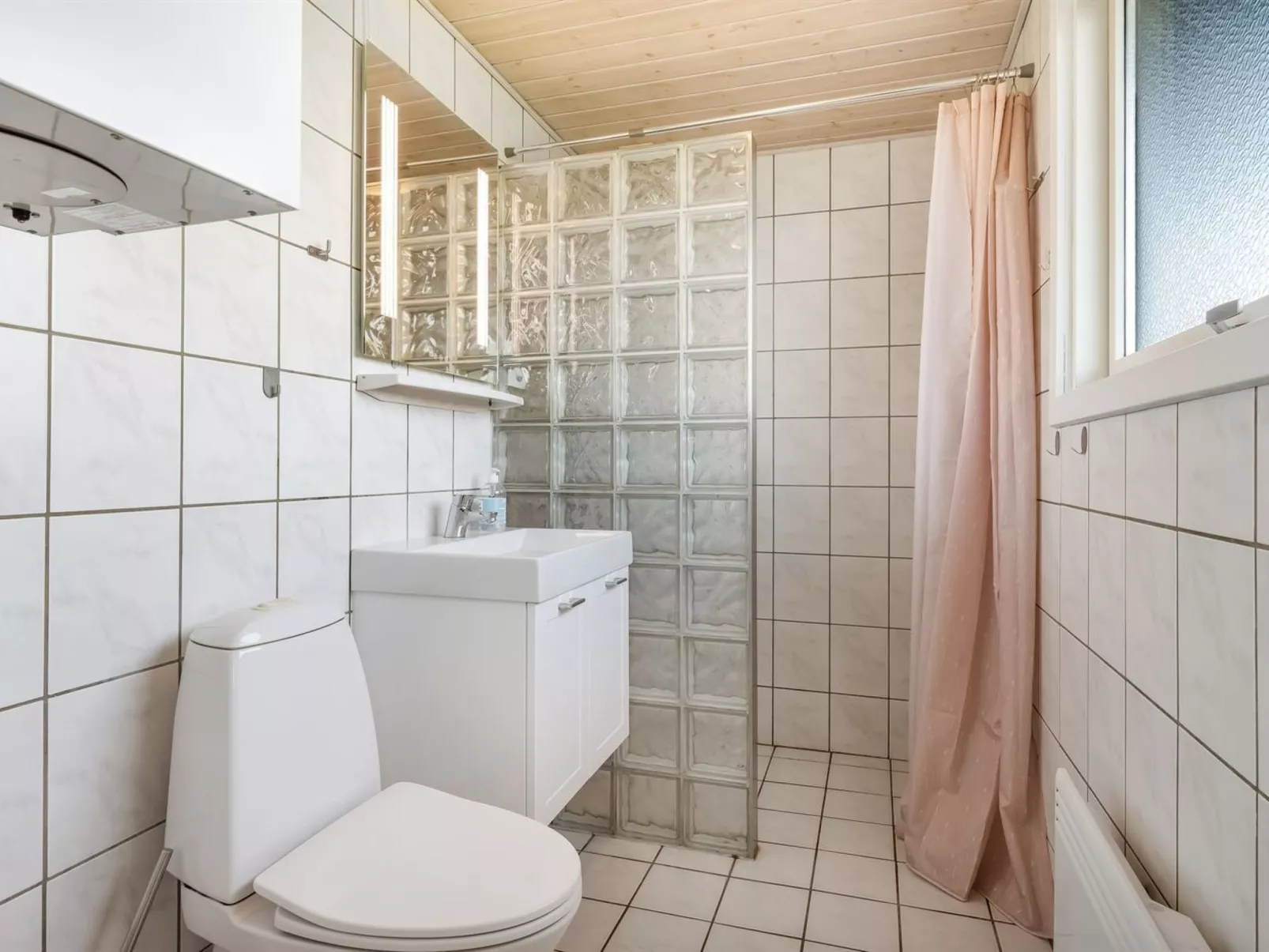 "Ottar" - 400m from the sea-Inside