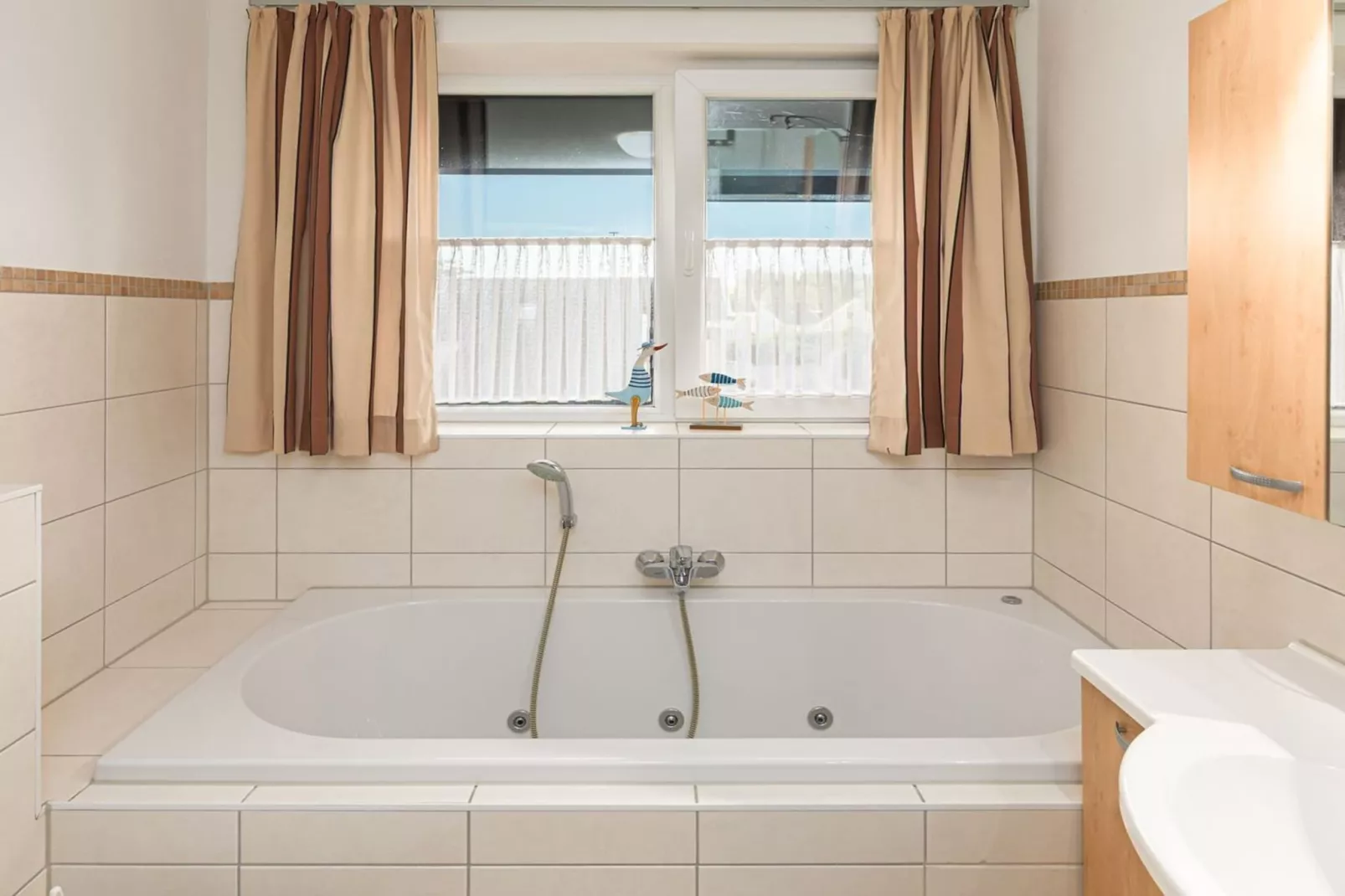 Mitteldeck 423-Badezimmer