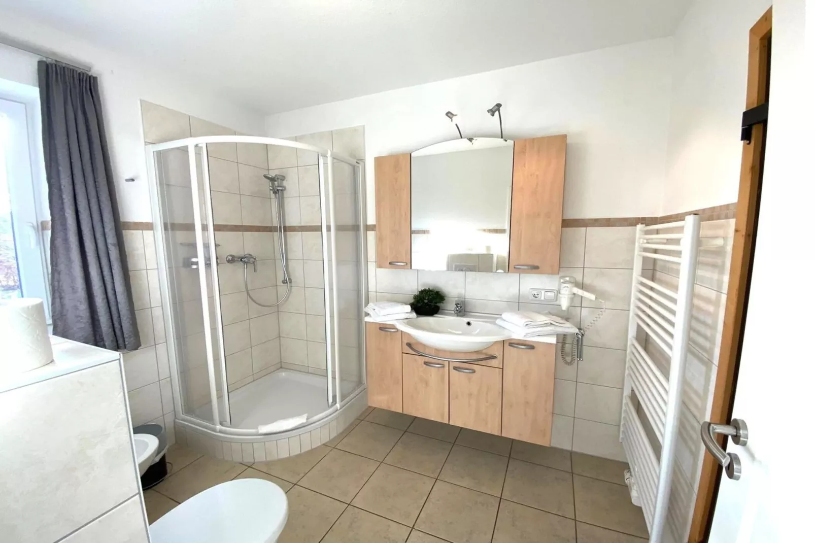 Kapitänshaus Gartendeck 64 qm Nr 442-Salle de bain