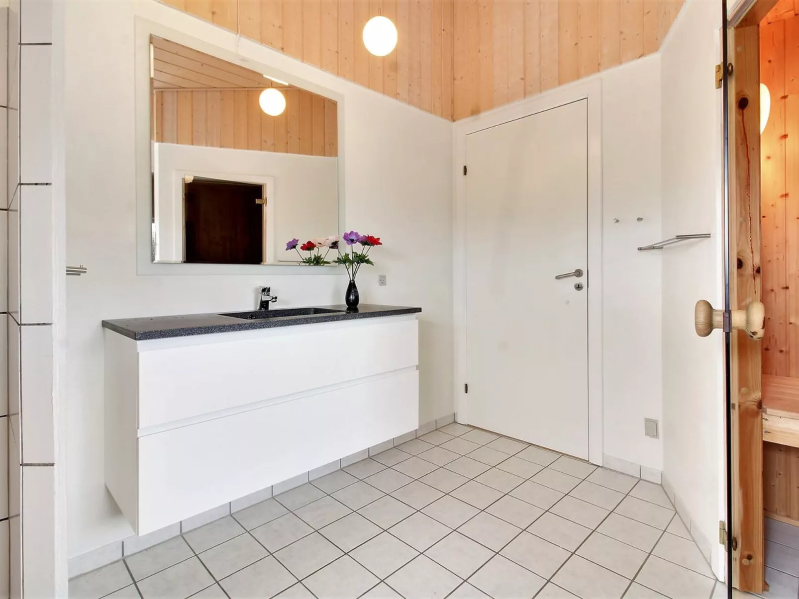 "Ottar" - 400m from the sea-Inside