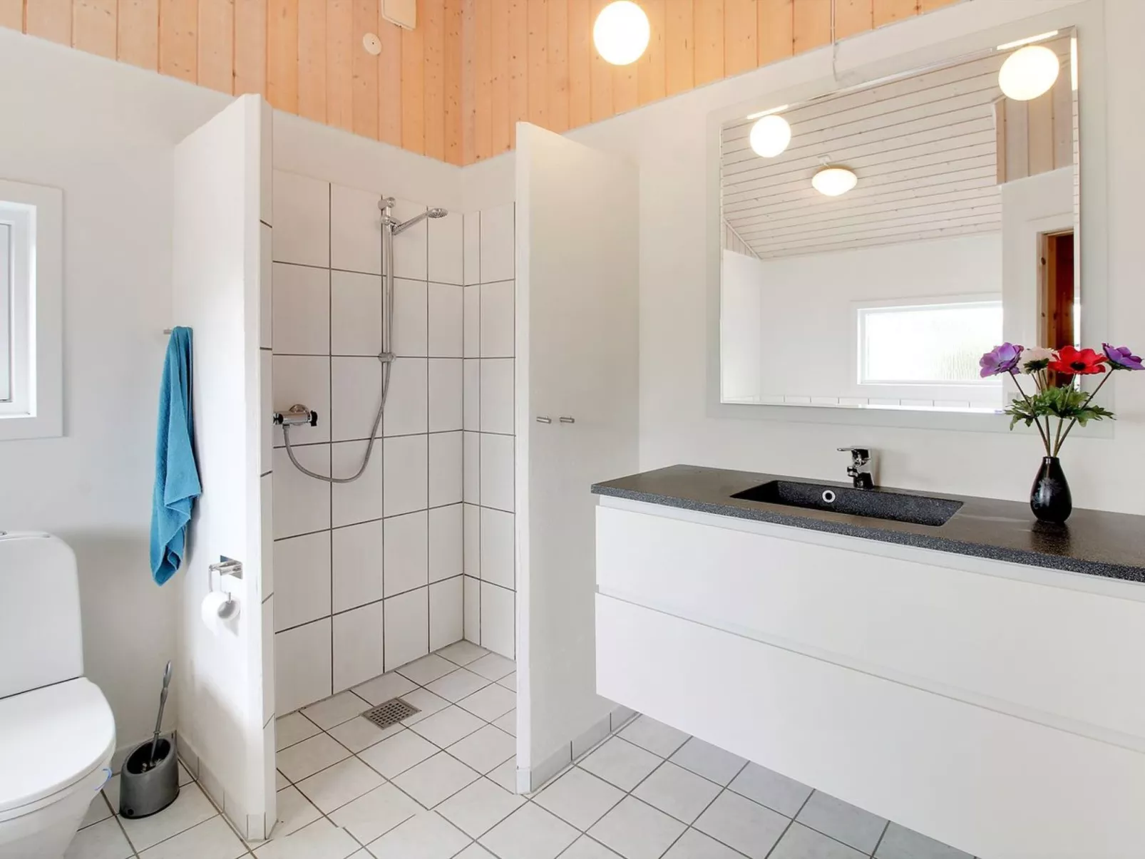 "Ottar" - 400m from the sea-Inside