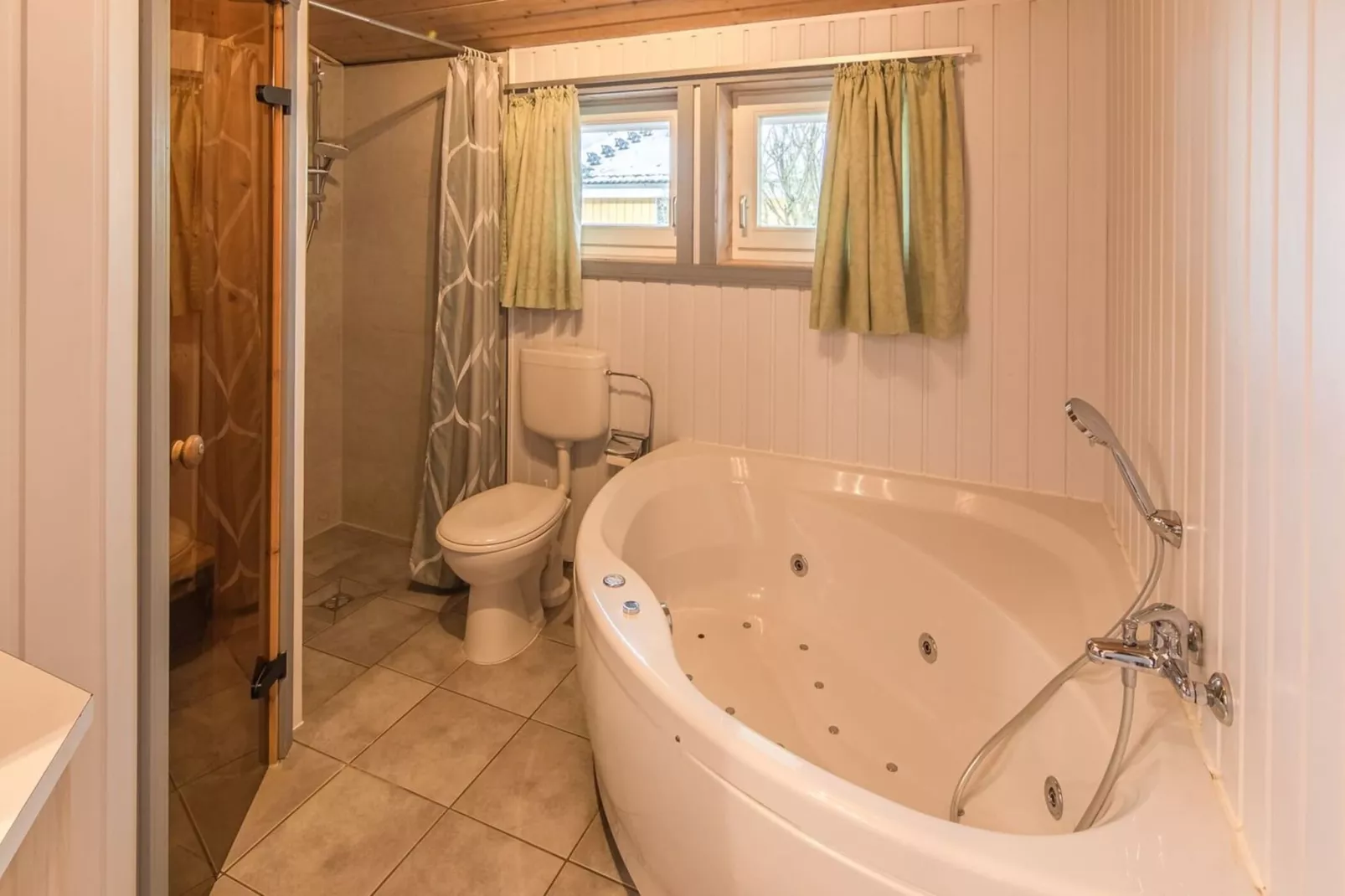 FH Seeschwalbe 223-Bathroom