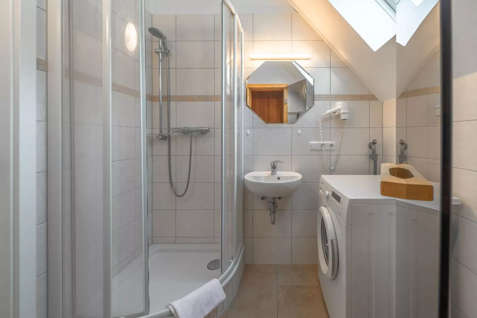 Kapitänsdeck 6 Pers 534-Bathroom