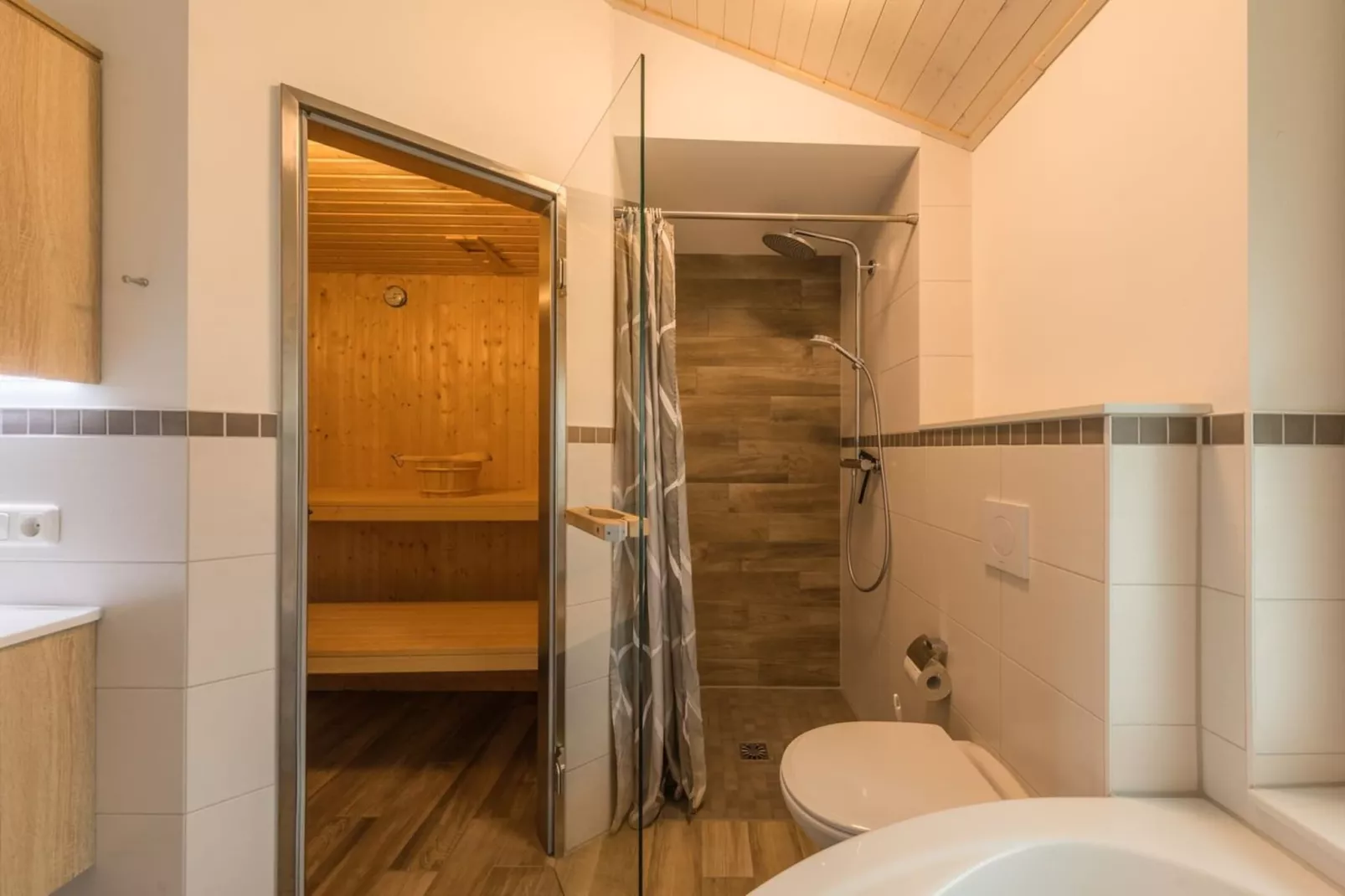 FH Seeschwalbe 330-Badezimmer