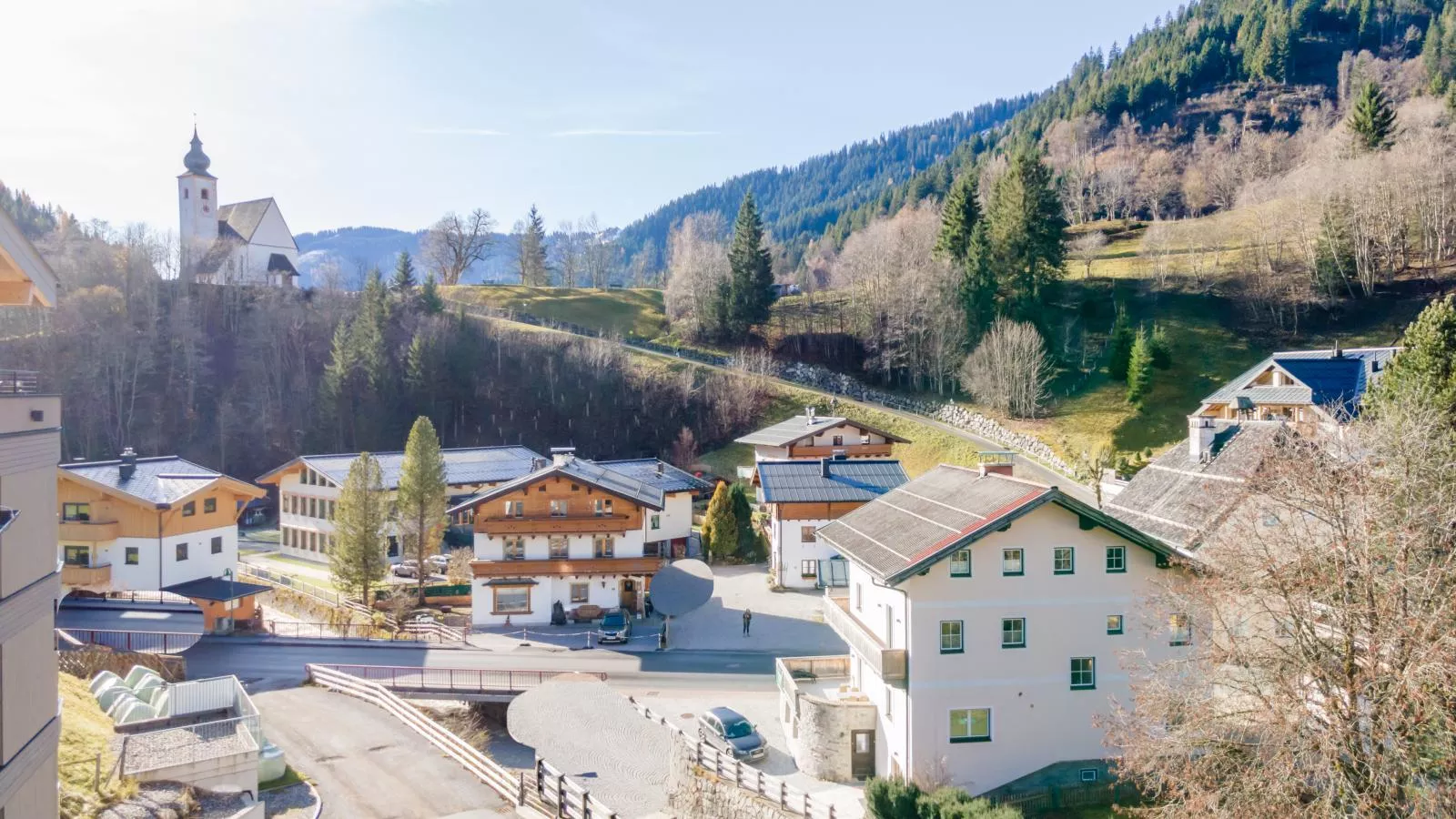 Leni-Exterior in summer