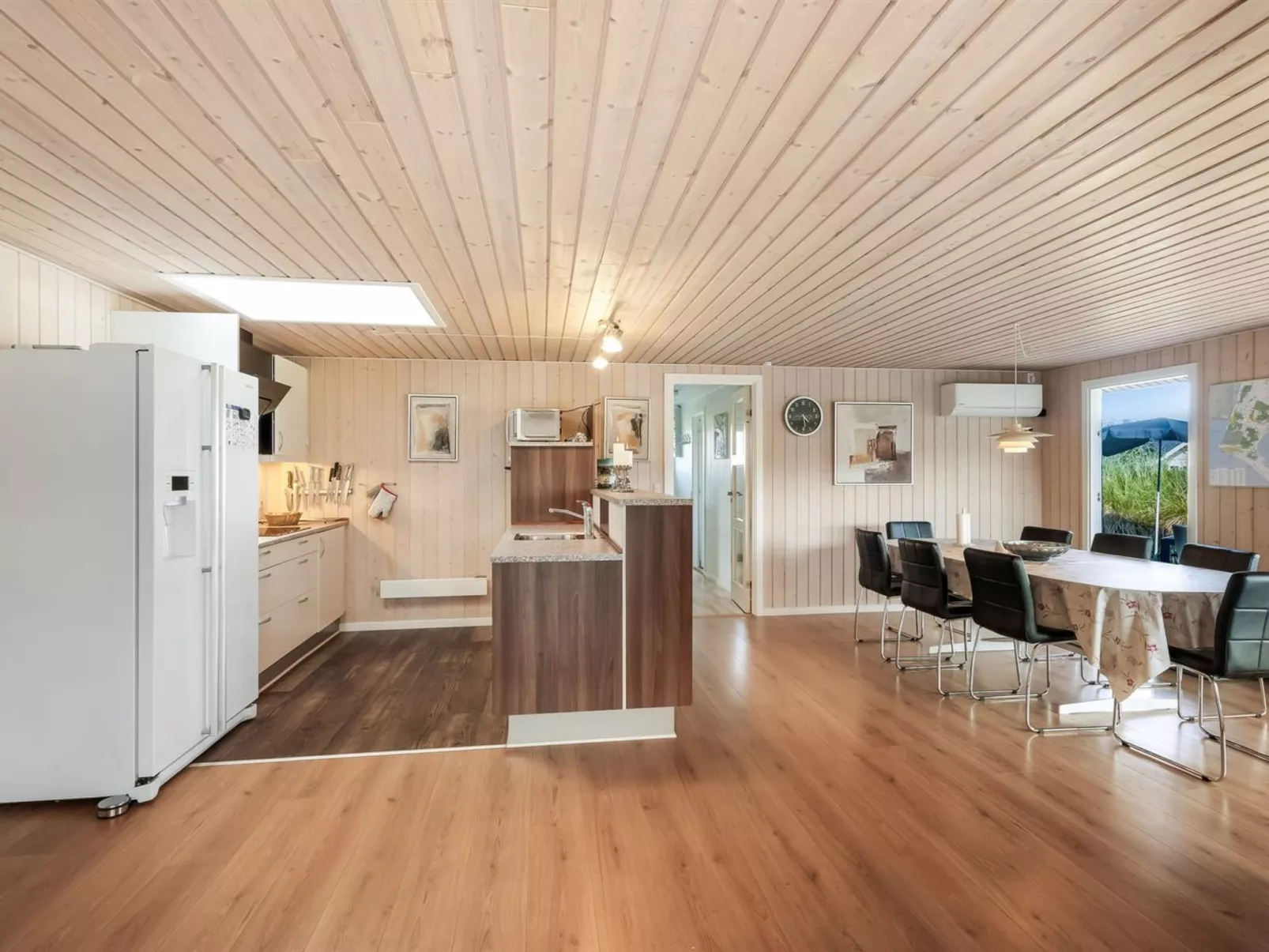 "Ottar" - 400m from the sea-Inside