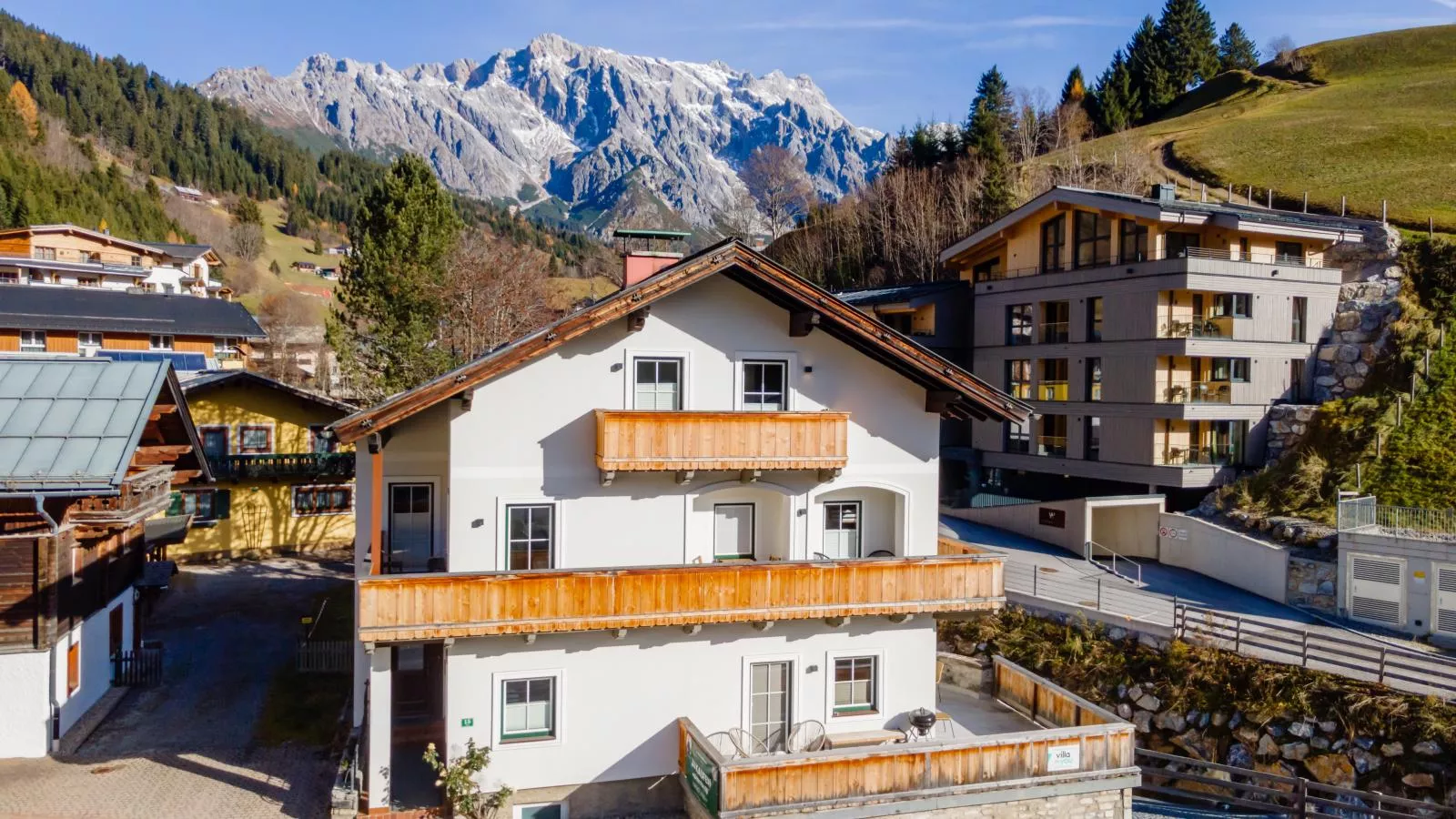 Leni-Exterior in summer