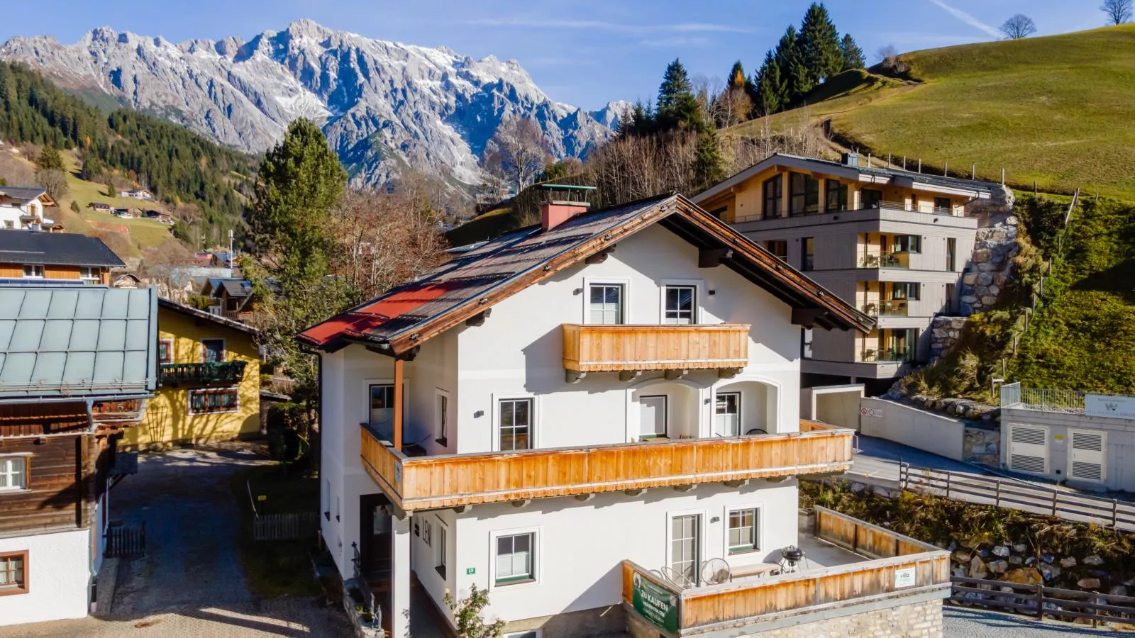 Leni-Exterior in summer