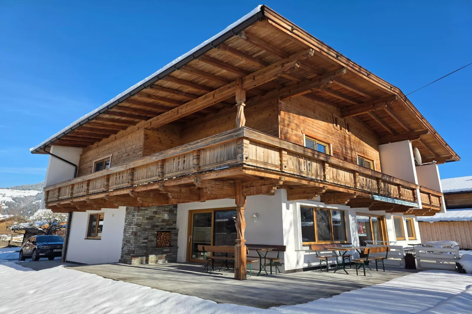 Gästehaus Flatscher-Exterior in winter