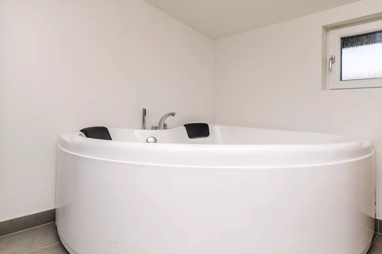 Luxurioses Refugium in Lokken -- By Traum Ferienwohnungen-Wellnessbereich