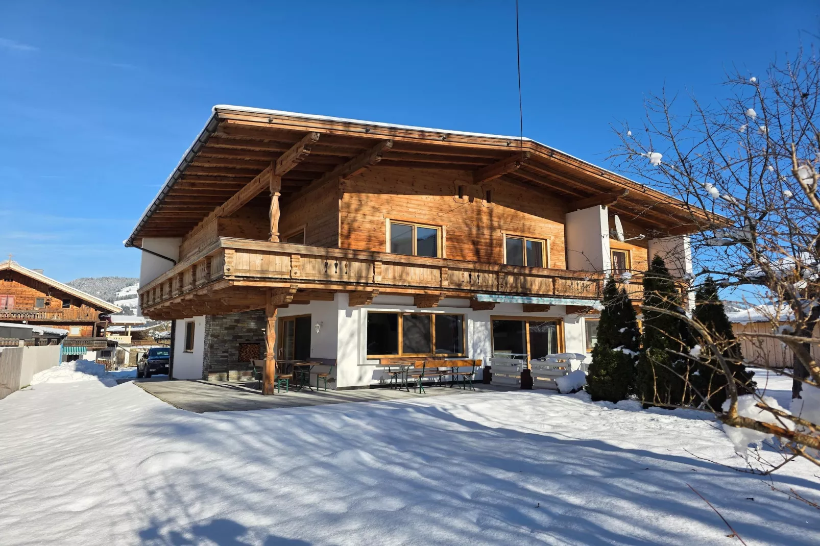 Gästehaus Flatscher-Exterior in winter