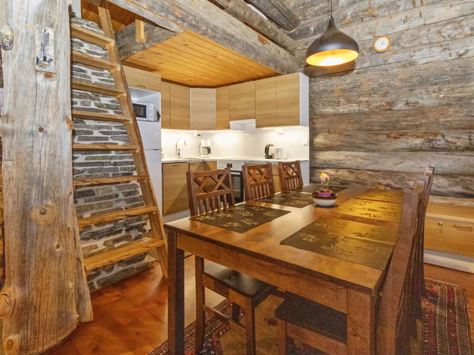 Sallanhelmi c1-Inside