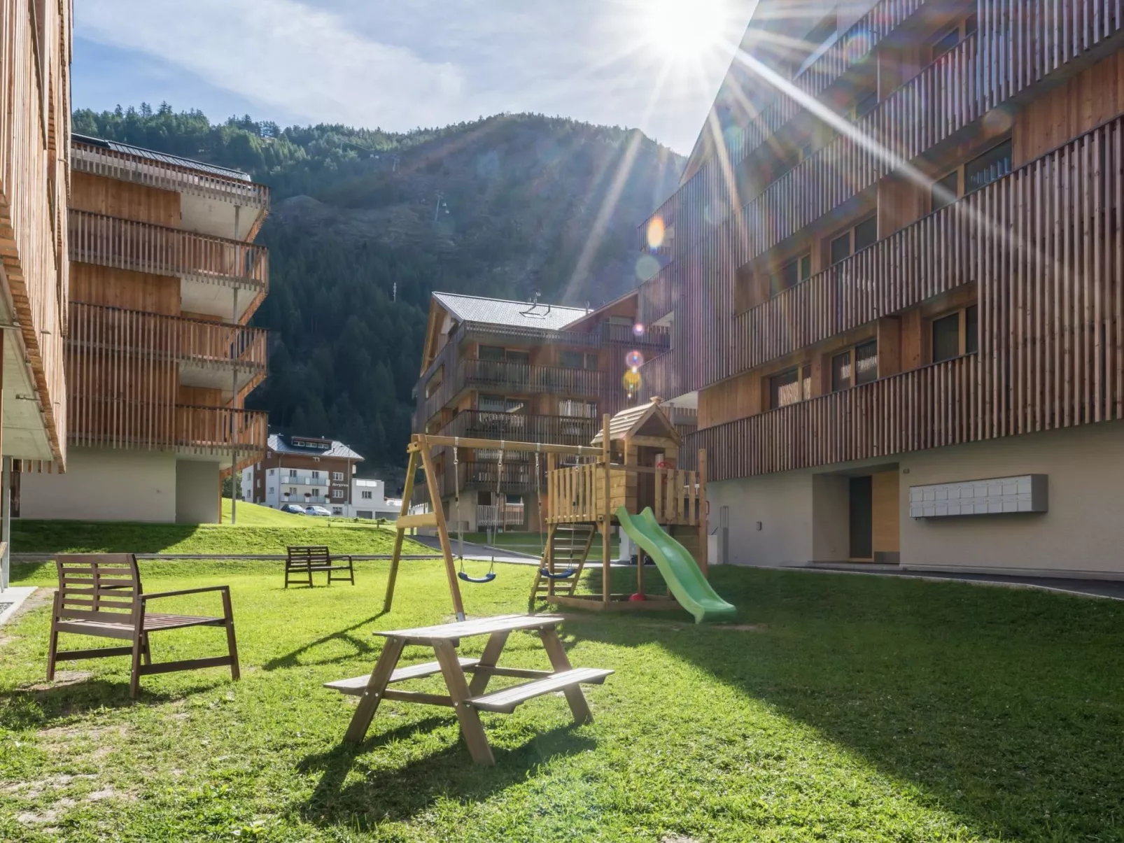 Montela Pavillon - Holiday Stay