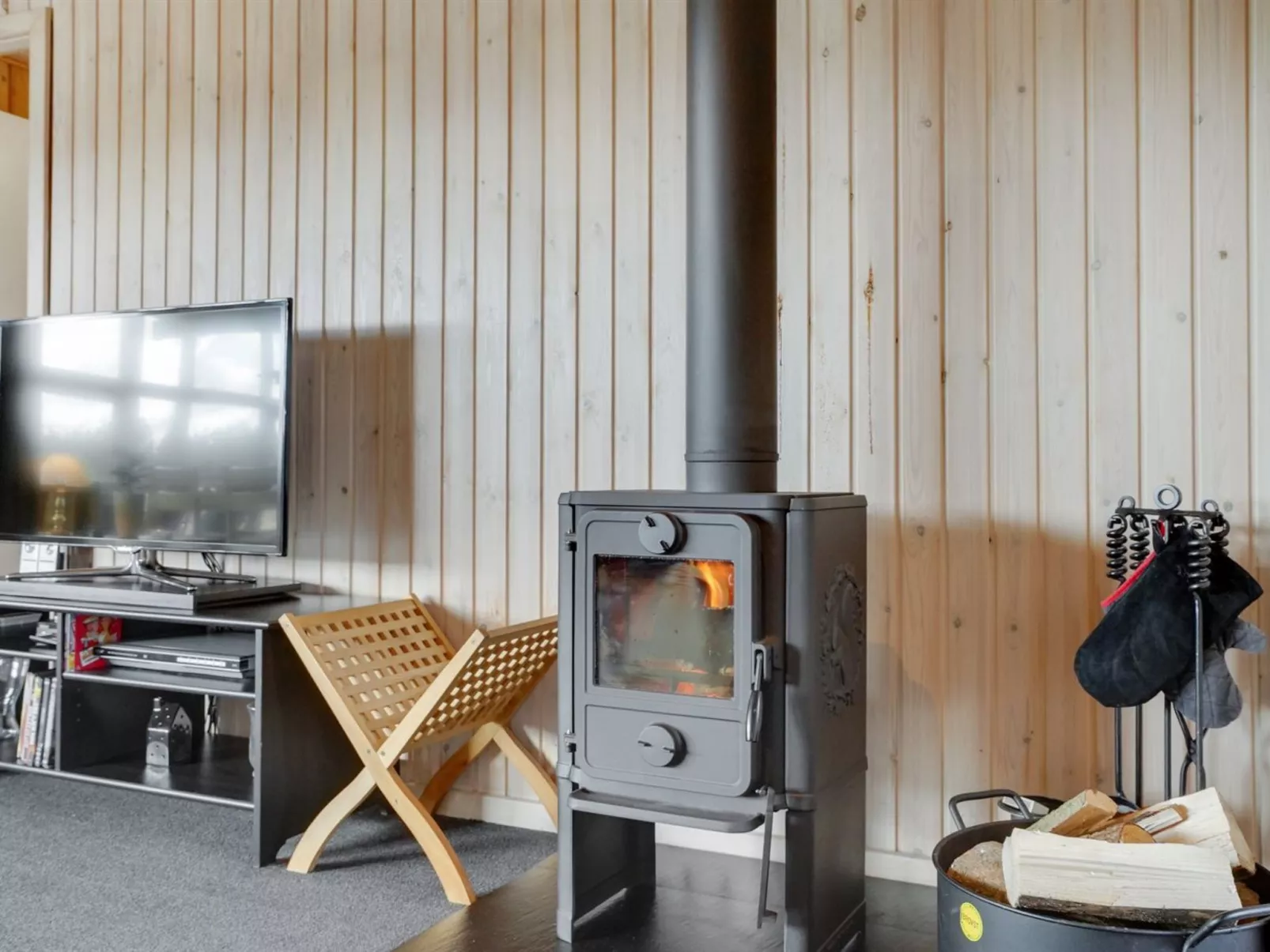 "Asmir" - 1.1km from the sea-Inside