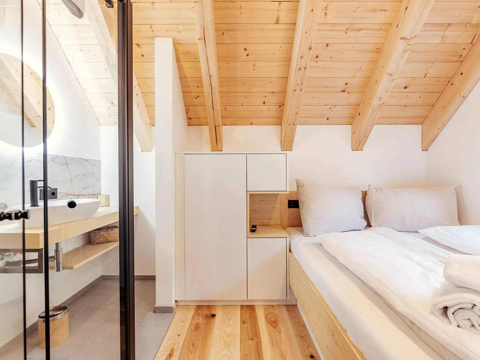 Chalet Nr. 4 mit 2 Schlafzimmern und Sauna-Inside