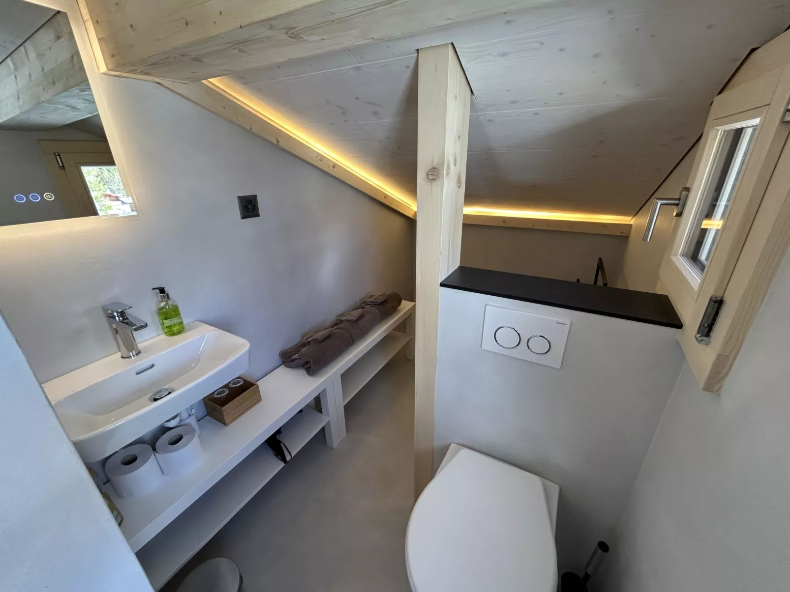 Alpenchalet Haldeli Dachwohnung-Inside