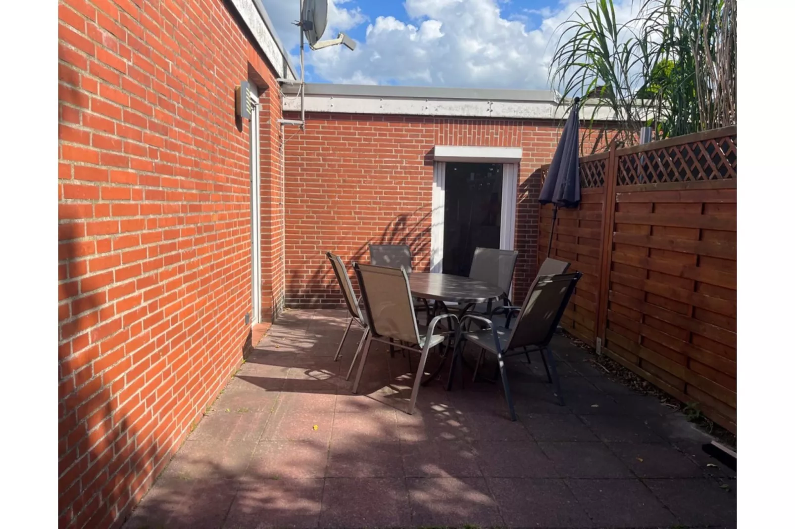 Ferienbungalow Arielle in Dornumersiel-Terrace balcony