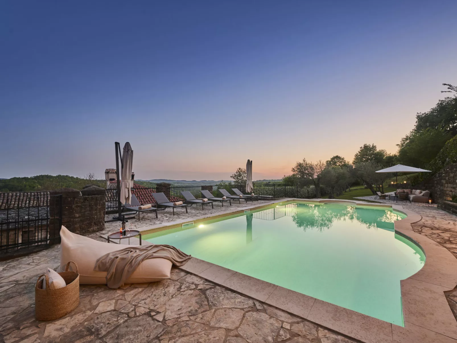 Stanzia Butori-Draußen