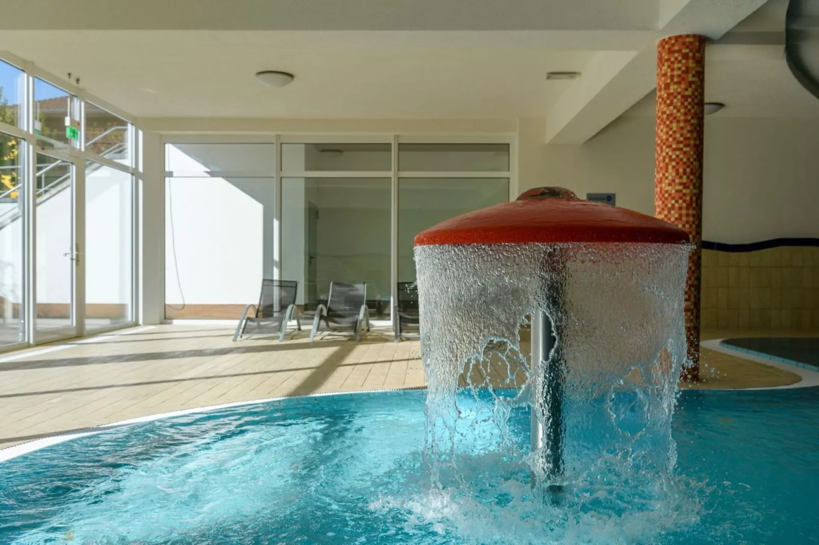 Schneeeule 201-Swimming pool