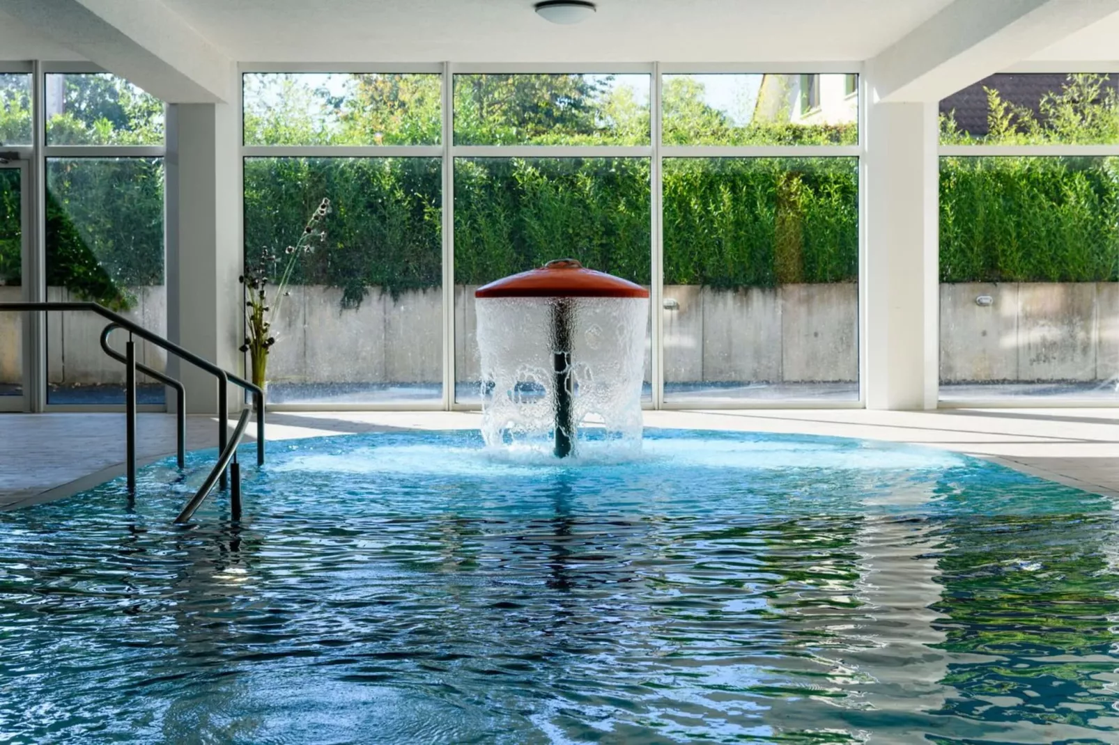 Schneeeule 218-Swimming pool