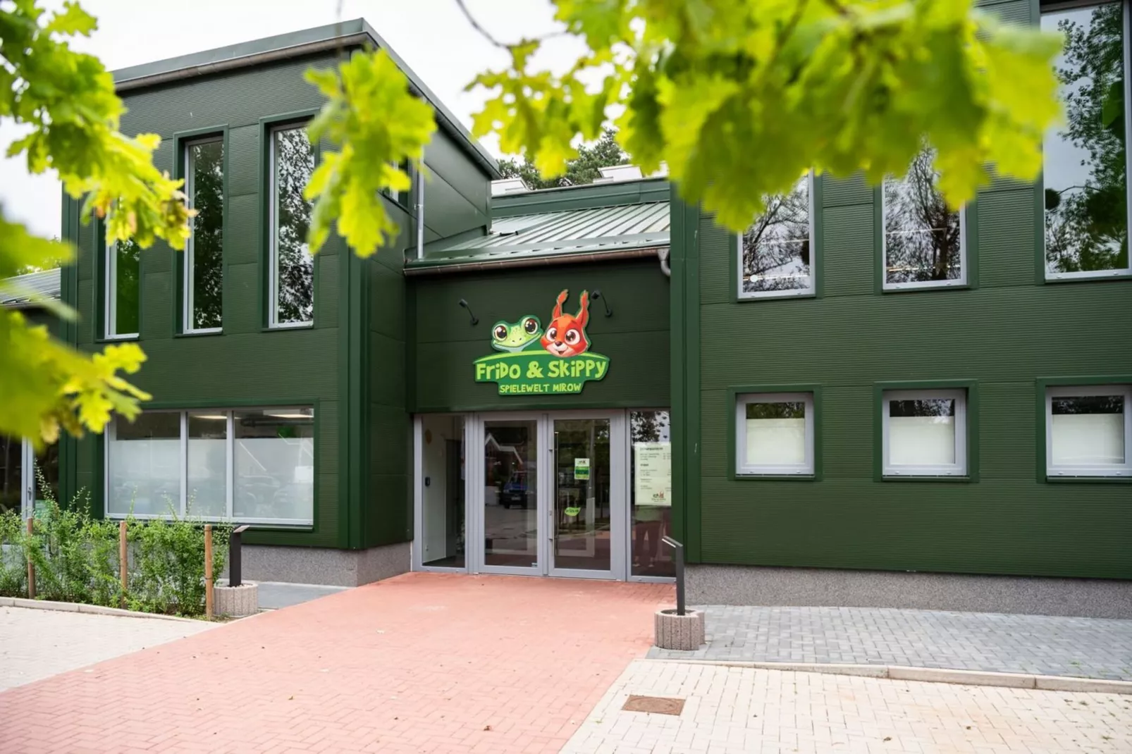 Schneeeule 221-Exterior in summer