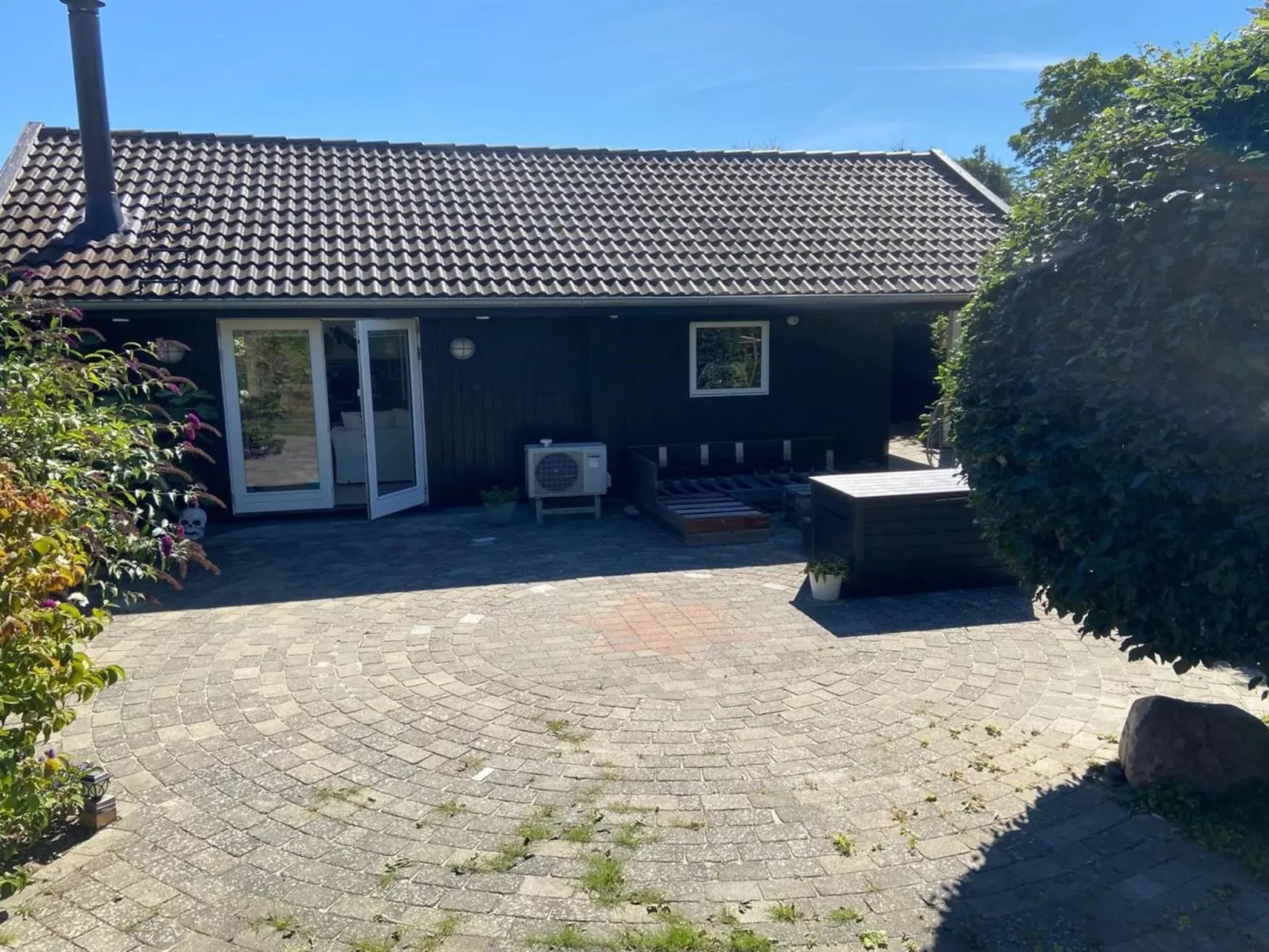 "Hughe" - 1.3km from the sea-Dehors