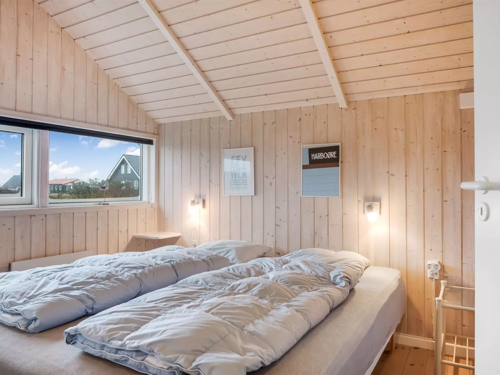 "Bryngeir" - 100m from the sea-Drinnen