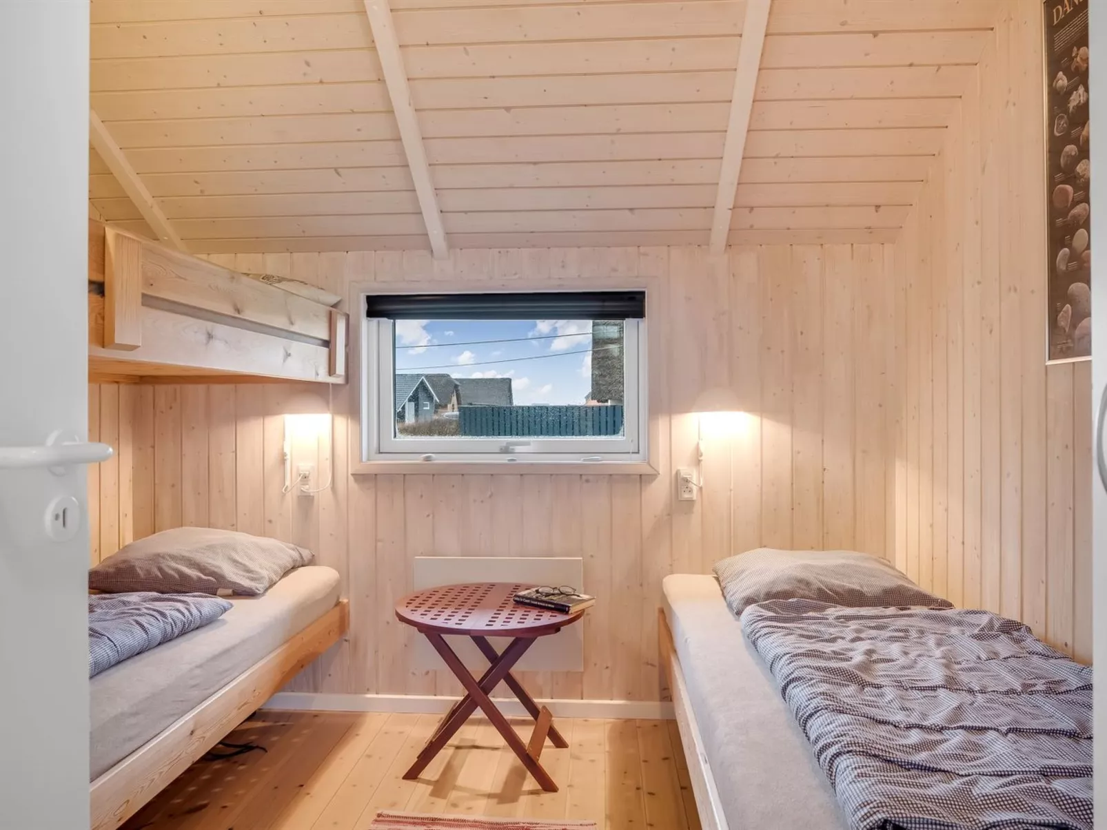 "Bryngeir" - 100m from the sea-Drinnen